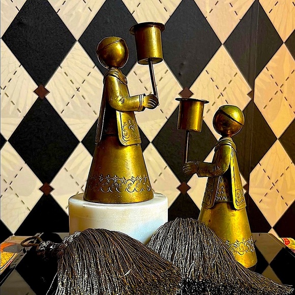 Vintage Brass Altar Figurine Candle Holders – Hand Hammered Rare Matching Pair - Picture 8 of 10